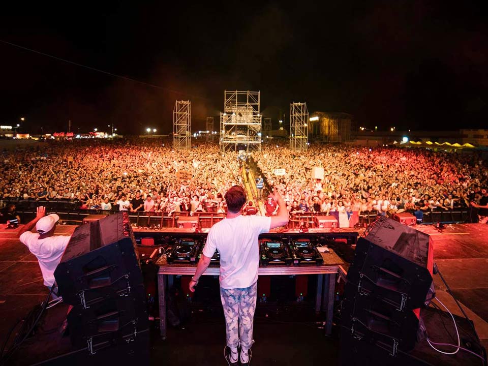 Arenal Sound 2018 cuenta para equipar sus cuatro escenarios con Fluge  Audiovisuales