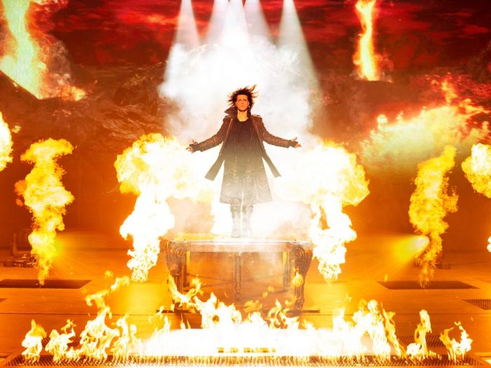 Criss_Angel_3web-700x525.jpg