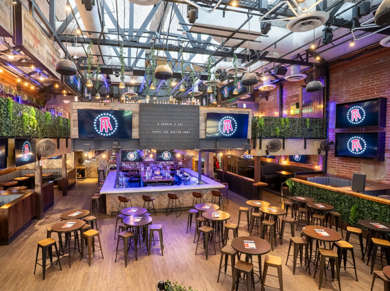 Barstool_2web
