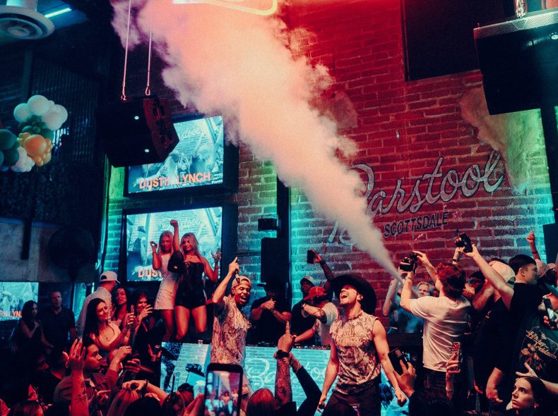 Barstool_5web